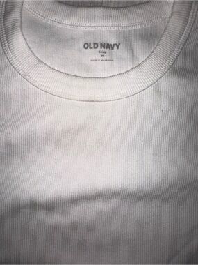 Old Navy women’s White Ribbed Crewneck T-shirt